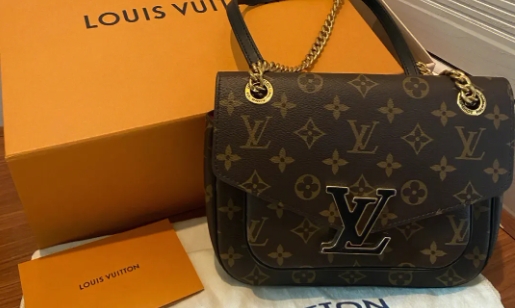 lv破皮包包修復(fù)多少錢