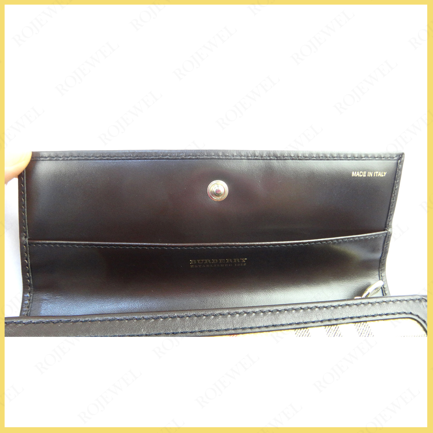 巴寶莉（Burberry）錢(qián)夾清潔補(bǔ)色刷邊油前后對(duì)比